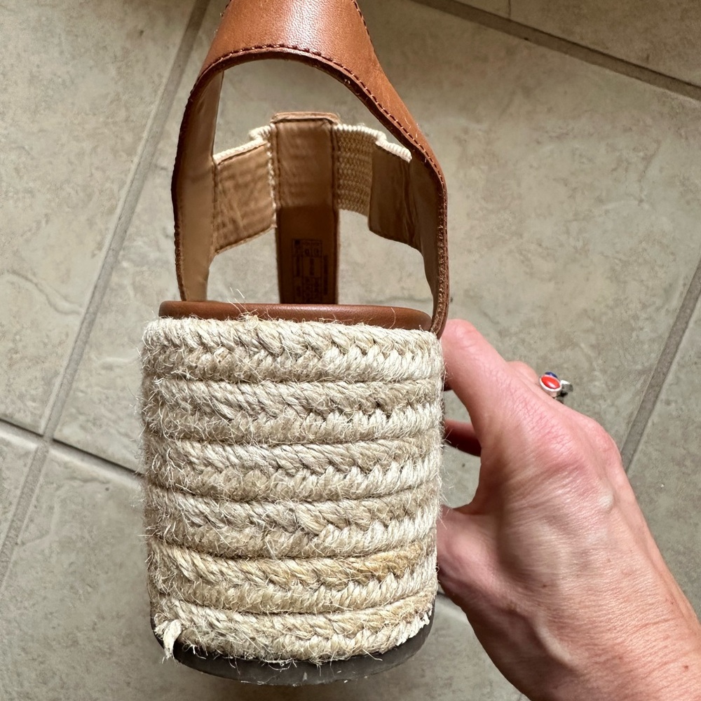 Vionic Brown and Natural Woven Leather Slingback Sandals - Picture 5 of 12